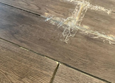 7 главных недостатка кварцвиниловых покрытий, о которых вы должны знать перед покупкой.
