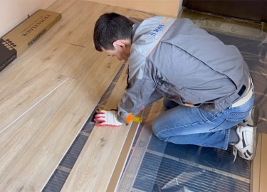 Сейчас на рынке России присутствует свыше 1000 различных брендов напольных покрытий.
